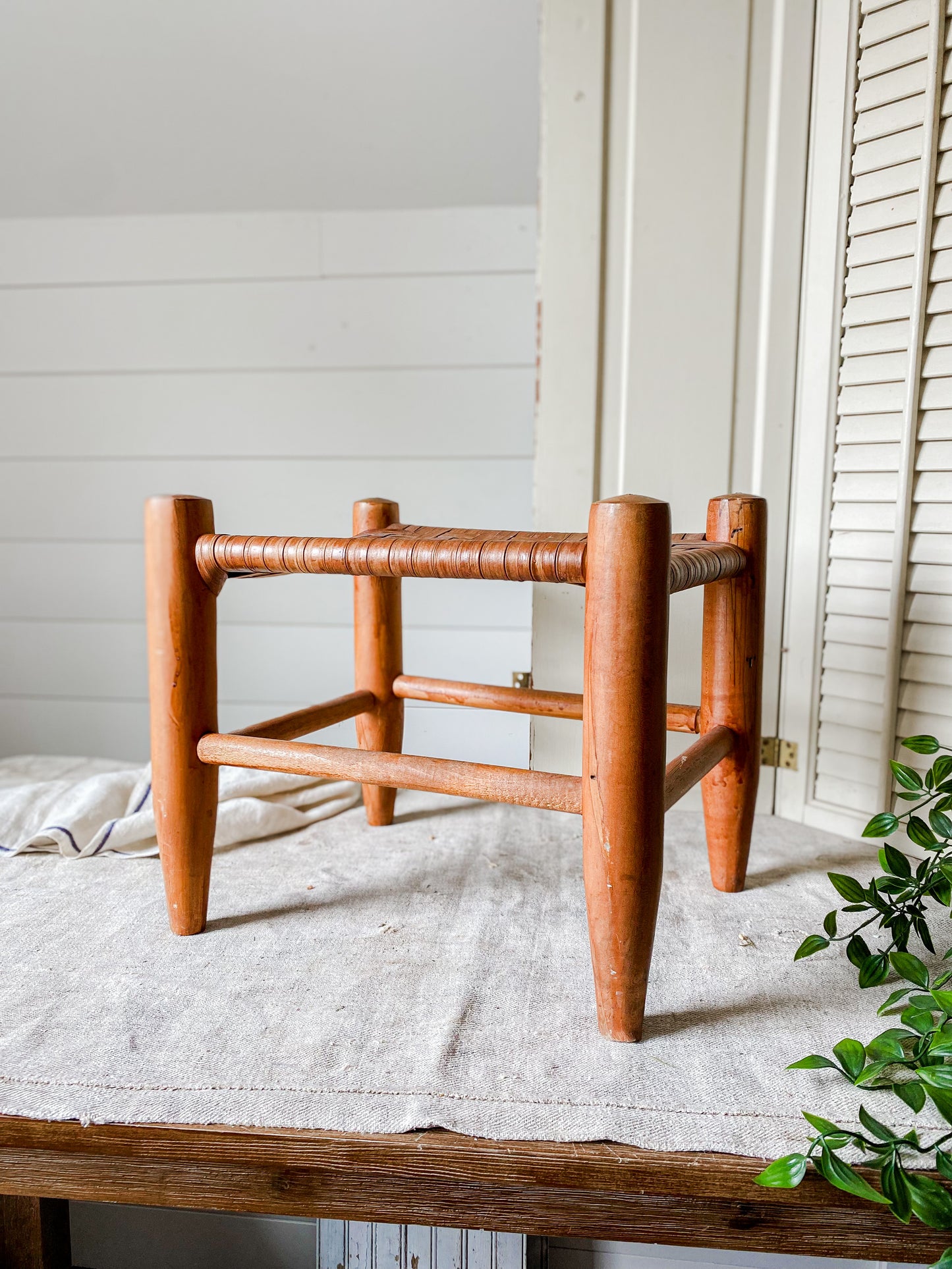 Vintage Handmade Shaker Style Stool with Woven Split Wood Seat | Flat Rush Stool