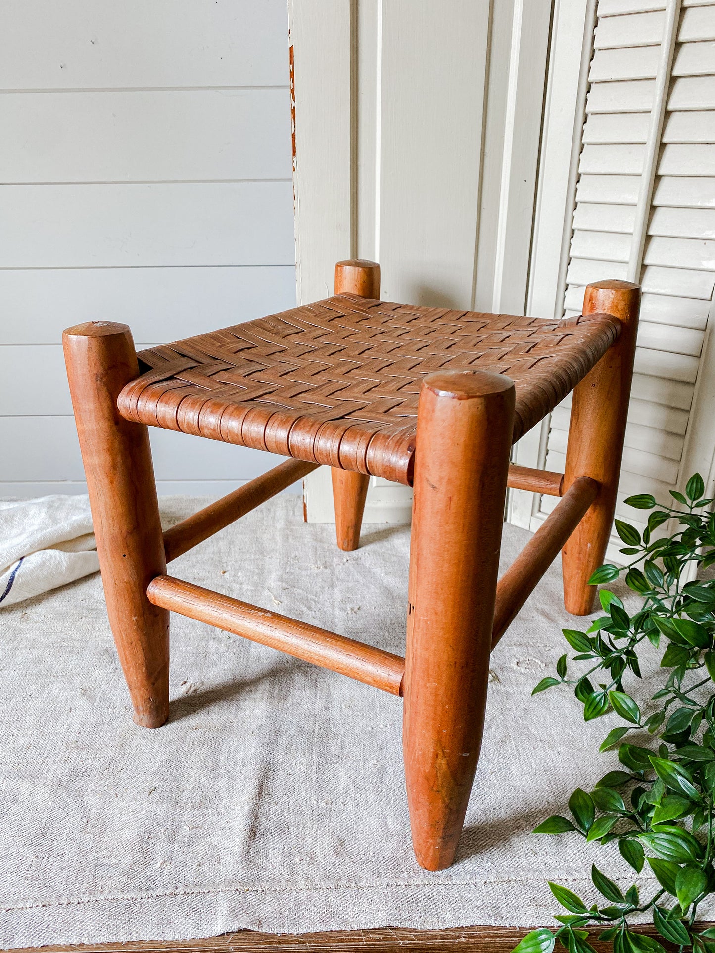 Vintage Handmade Shaker Style Stool with Woven Split Wood Seat | Flat Rush Stool