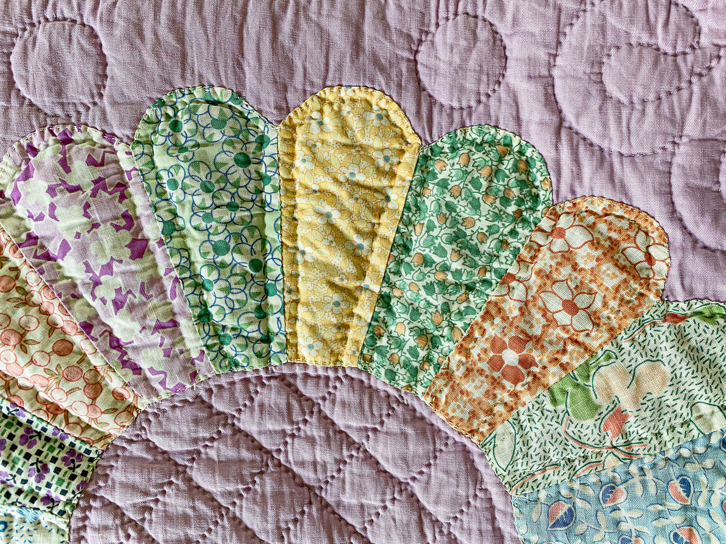 Vintage Dresden Plate Purple Quilt with Ice Cream Cone Border | Queen Size Quilt