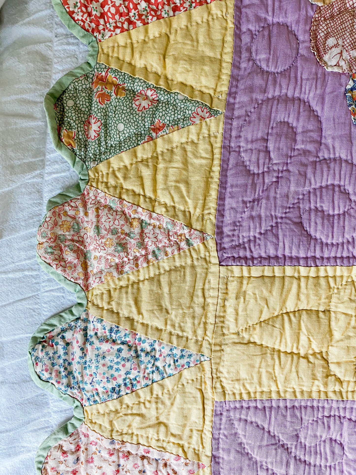 Vintage Dresden Plate Purple Quilt with Ice Cream Cone Border | Queen Size Quilt