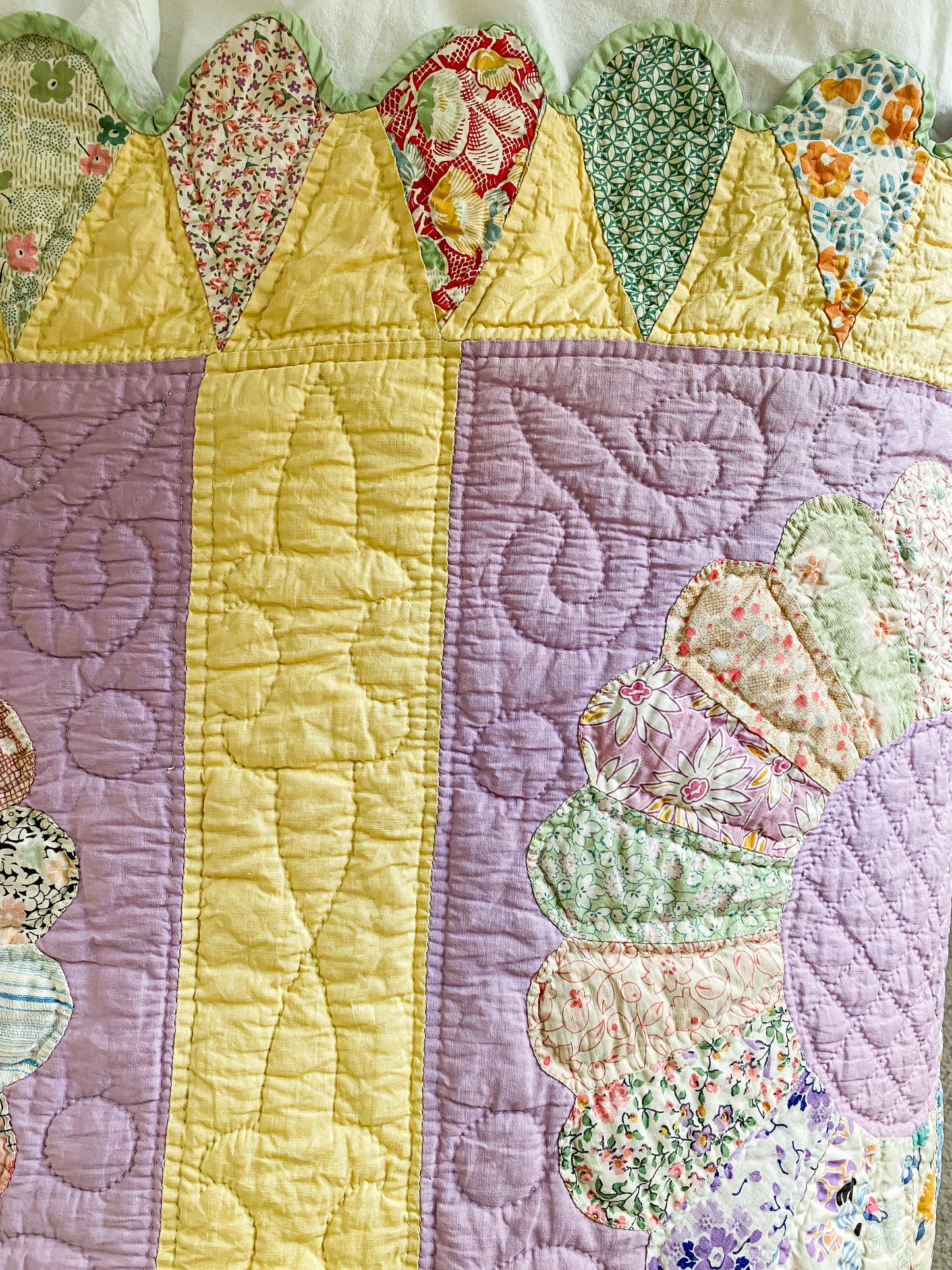 Vintage Dresden Plate Purple Quilt with Ice Cream Cone Border | Queen Size Quilt