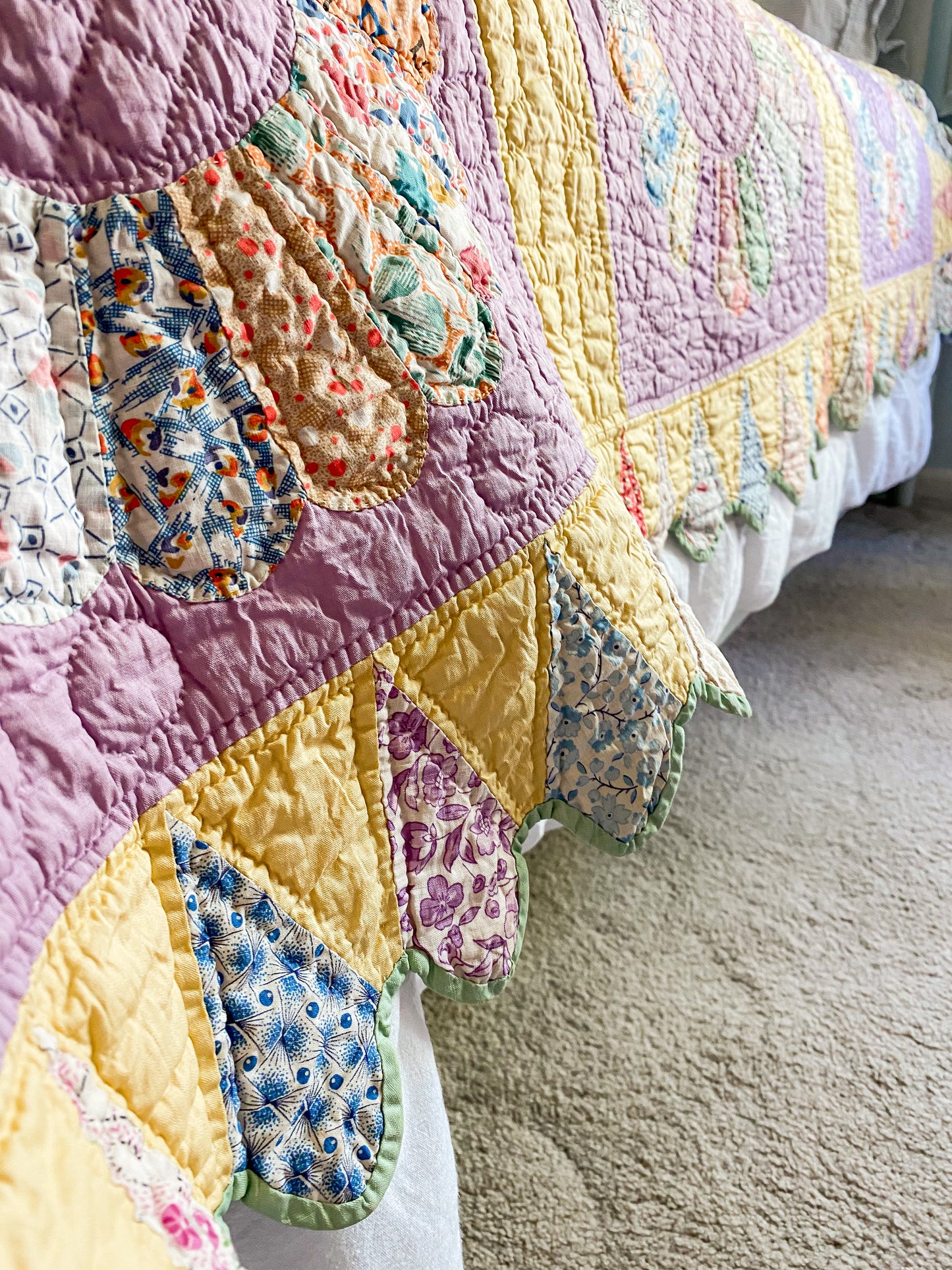 Vintage Dresden Plate Purple Quilt with Ice Cream Cone Border | Queen Size Quilt