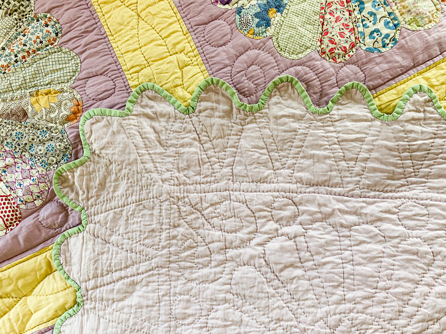 Vintage Dresden Plate Purple Quilt with Ice Cream Cone Border | Queen Size Quilt