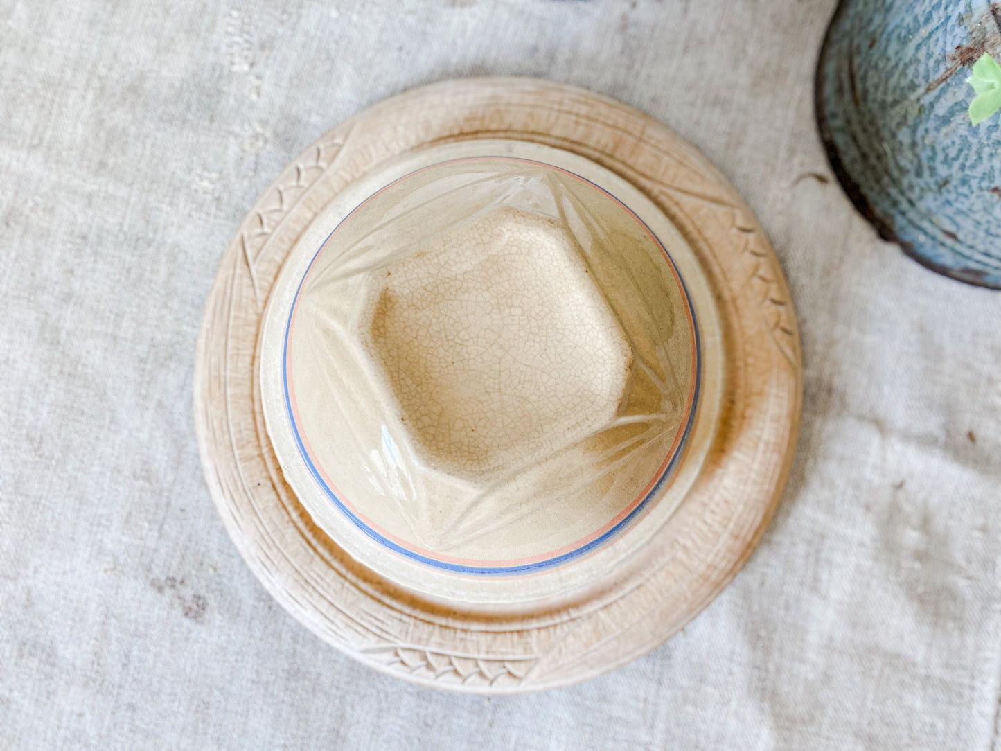Antique Yellow Ware 7" Mixing Bowl | Pie Crust Trim with Blue and Pink Stripes