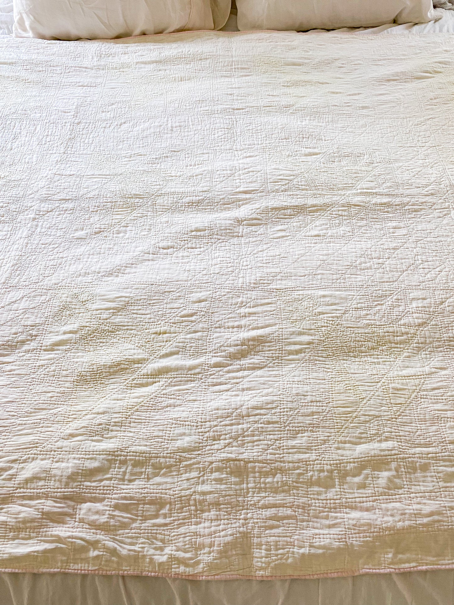 Vintage Carolina Lily Applique Quilt | Faded Pink and Lime Green Pastel Bedding | Cutter Stacker Quilt