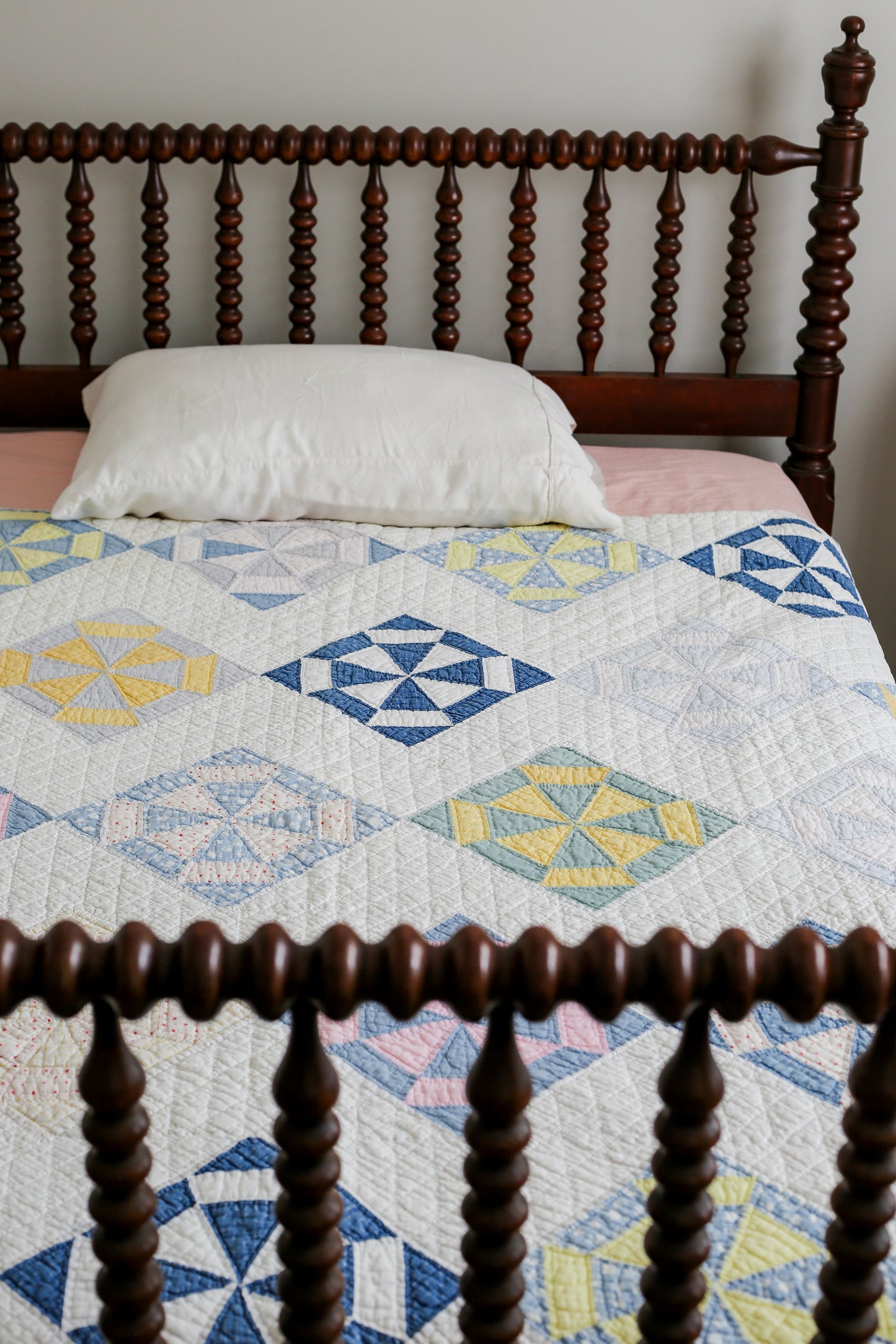 Vintage Spider Web Quilt, c1930