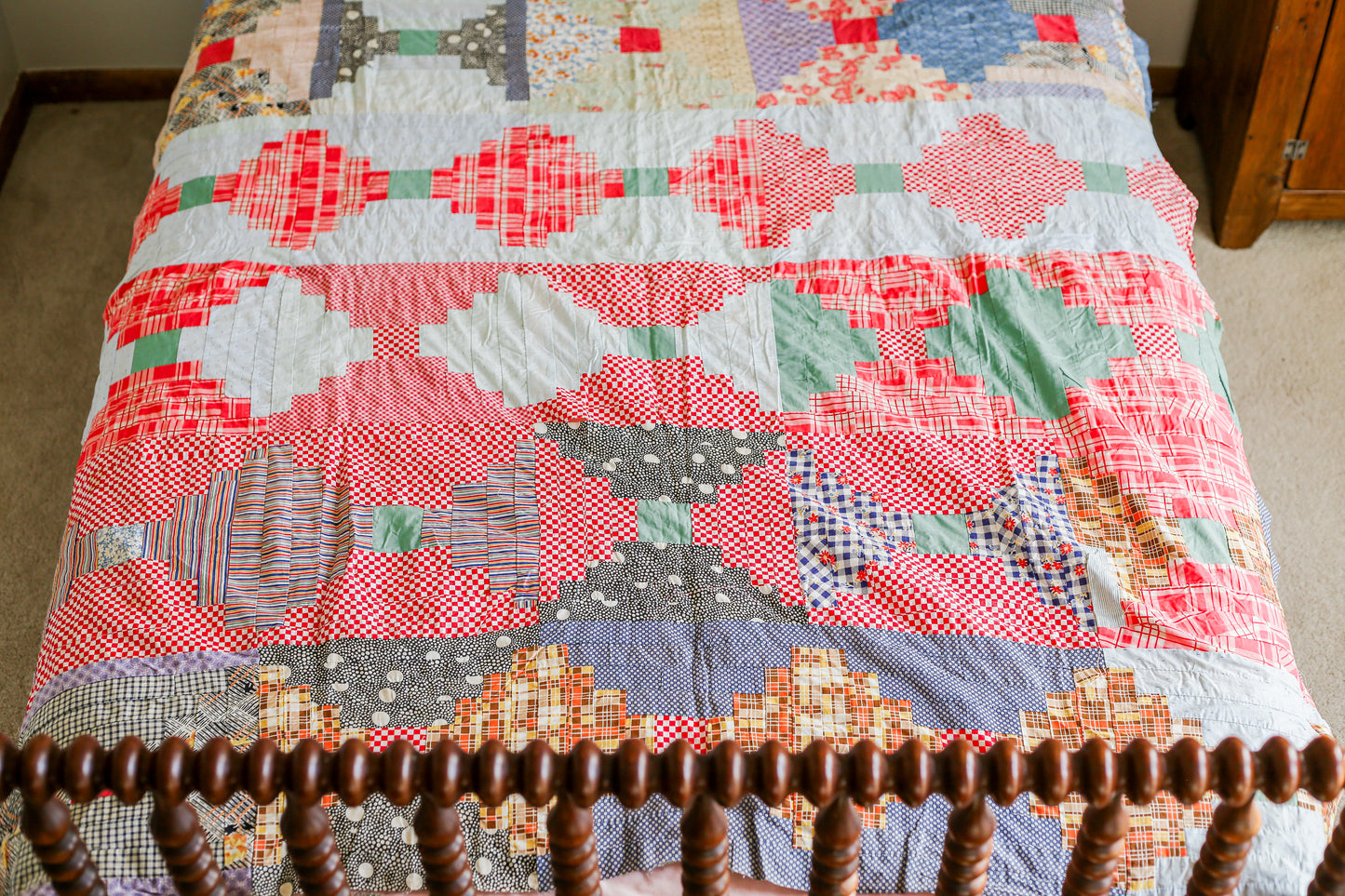 Vintage Courthouse Steps Log Cabin Quilt TOP, c1930