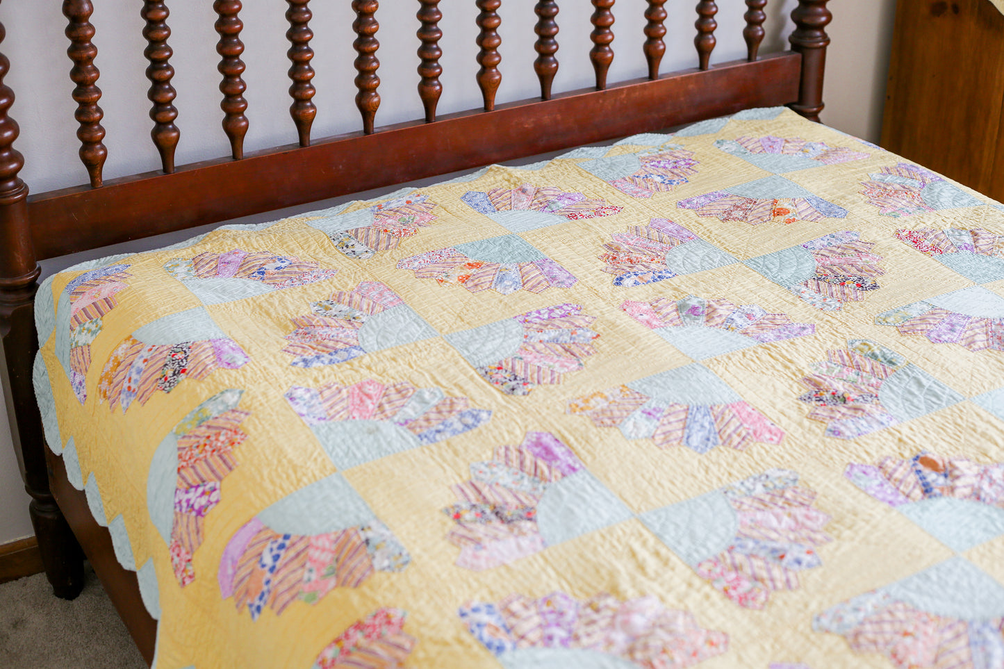 Vintage Yellow and Teal Fan Quilt with Scalloped Border, c1940