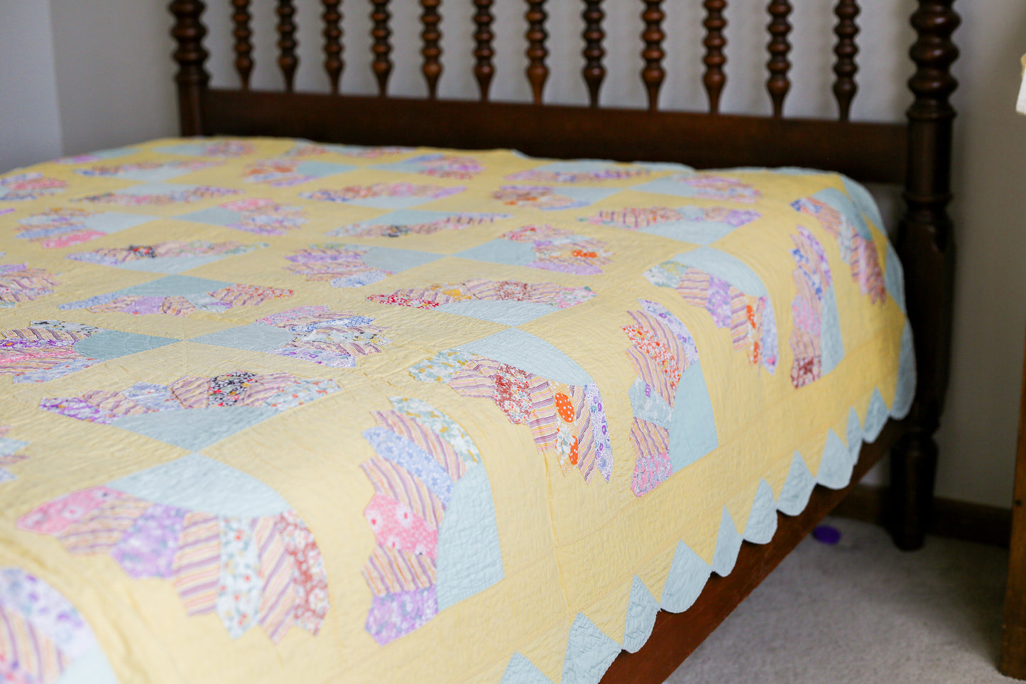 Vintage Yellow and Teal Fan Quilt with Scalloped Border, c1940