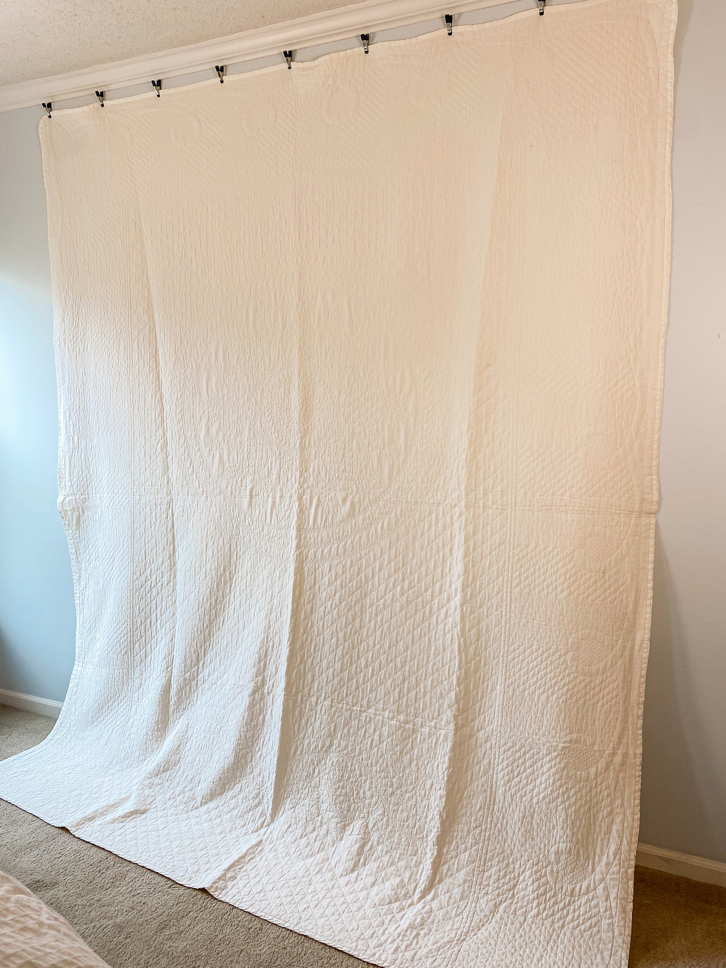 Vintage White Bridal Quilt with Pineapple and Bird Motifs, c1950