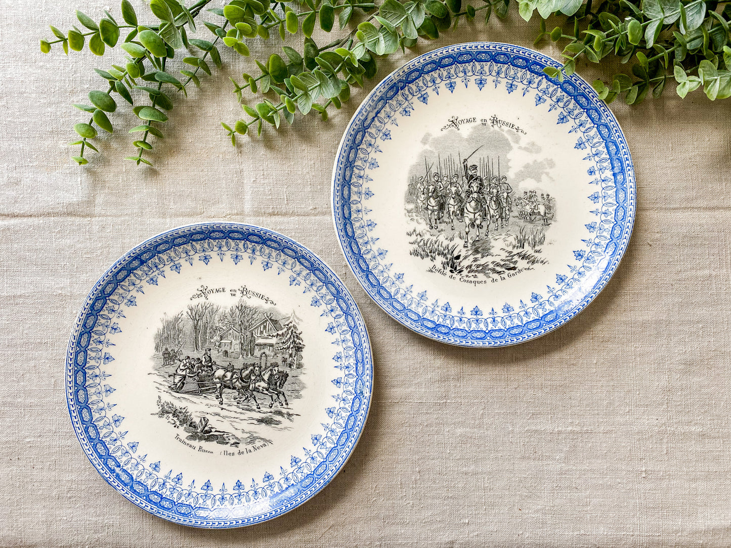 Voyages de Russie Set of 2 French Conversation Plates