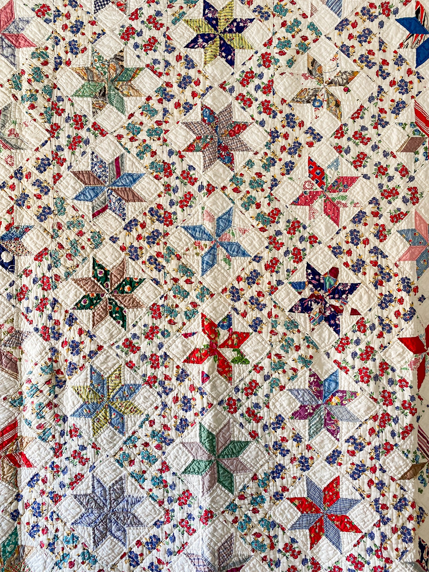 Vintage 8 Pointed Star Quilt with Signature and Printed Sashing, c1940