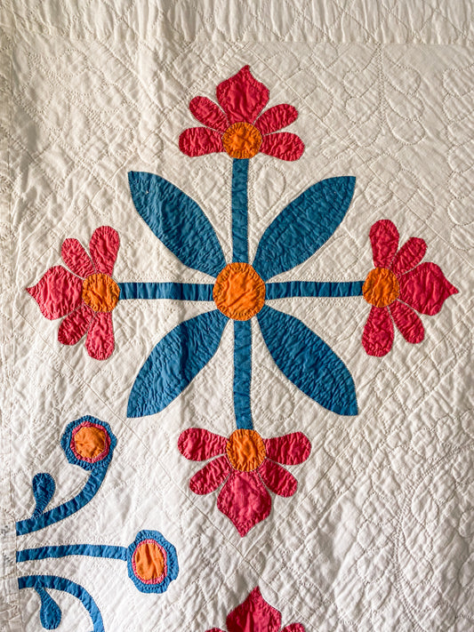 Vintage Meadow Daisy Applique Quilt in Blue, Pink and Green, c1930