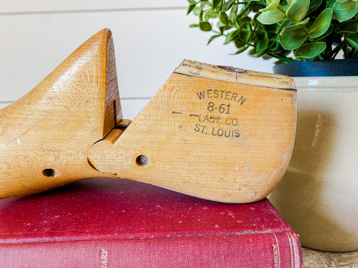 Vintage 1960s Wooden Shoe Mold - "Paree" 7.5AA